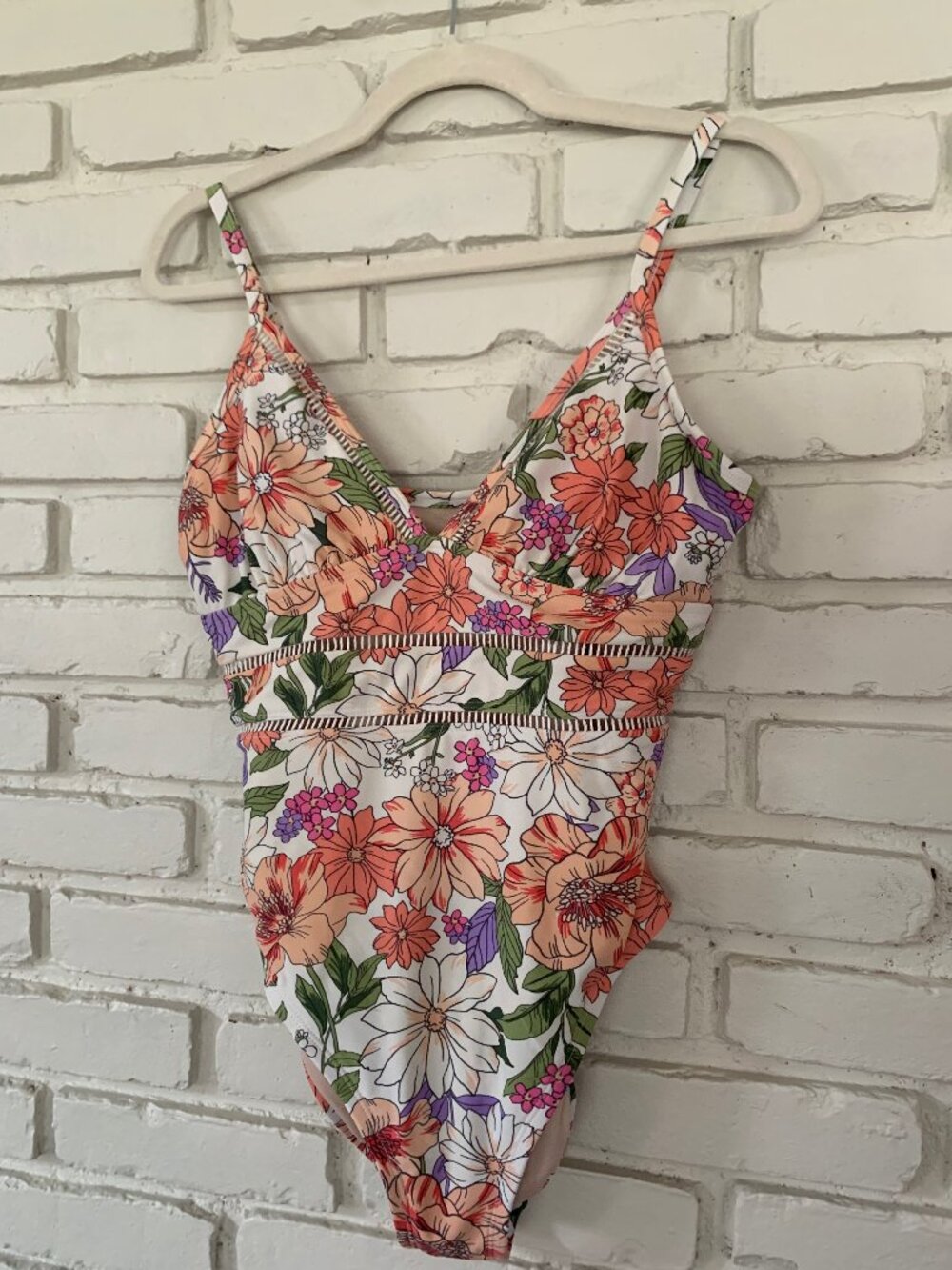 Size M Floral Print Kona Sol Like-New one- piece bathing suit